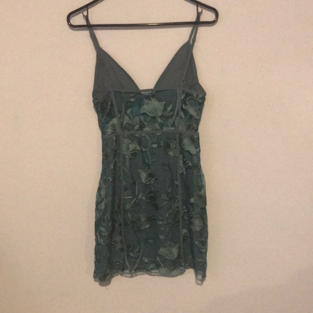 Dress - Picture 3 of 5